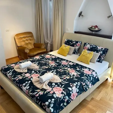 First Row To The Sea - Maremi Terrace Apartment *