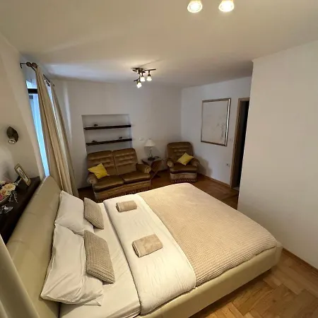 First Row To The Sea - Maremi Terrace Apartment *
