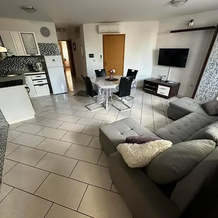 First Row To The Sea - Maremi Terrace * 伊佐拉