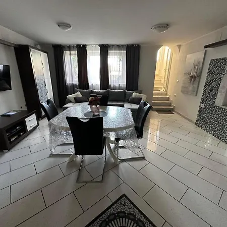 First Row To The Sea - Maremi Terrace *