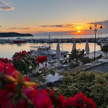 First Row To The Sea - Maremi Terrace