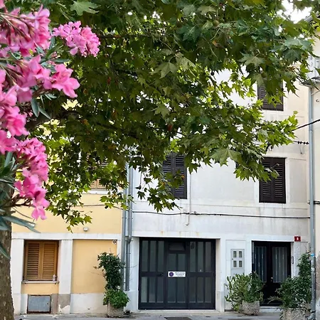 公寓 First Row To The Sea - Maremi Terrace