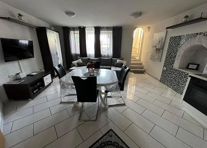 First Row To The Sea - Maremi Terrace *