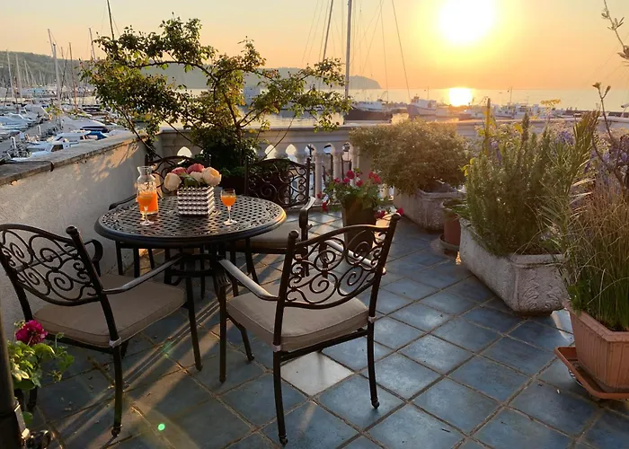 Apartman First Row To The Sea - Maremi Terrace *