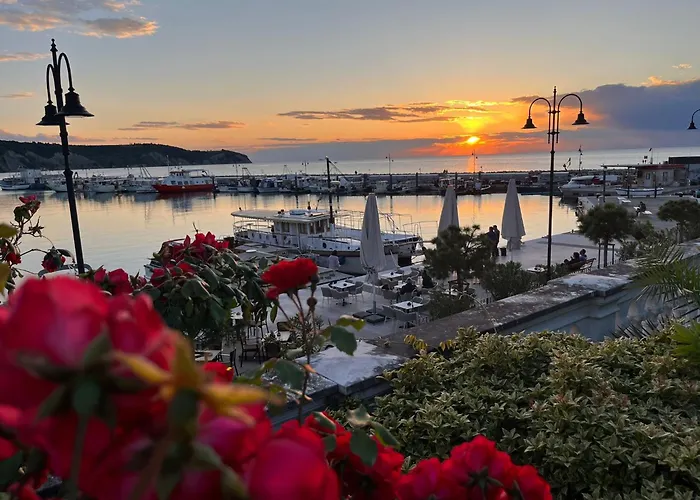 First Row To The Sea - Maremi Terrace